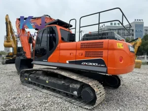 Escavadeira Doosan dx300 usada