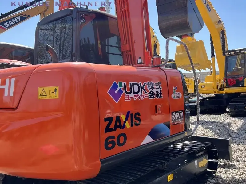 Escavadeira ZAXIS 60 original usada, venda a preço baixo