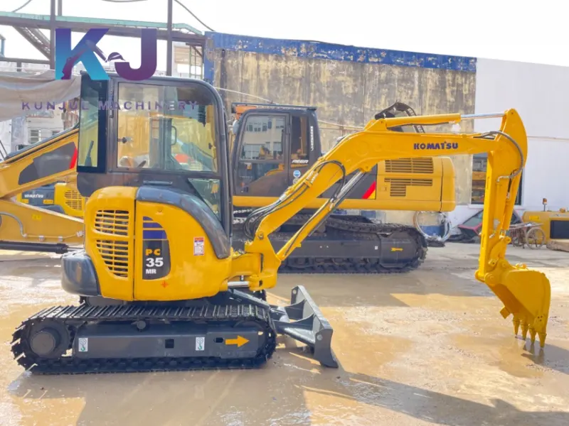 Escavadeira hidráulica pequena Komatsu PC35MR usada